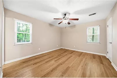 3773 Memorial Parkway NW, Kennesaw, GA 30152 - Photo 18