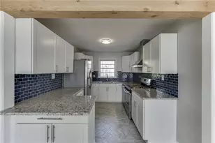 300 Forest St, Buford, GA 30518 - Photo 8