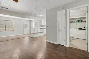 4394 Cross Ln, Decatur, GA 30035 - Photo 14