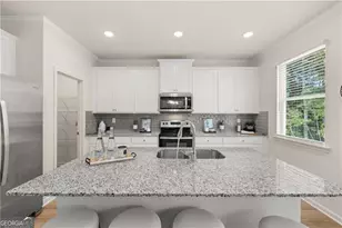 2731 Riverpine Trl, Atlanta, GA 30331 - Photo 14