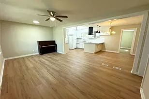 477 Parkwood Way, Jonesboro, GA 30236 - Photo 8