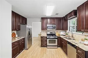 1075 Hidden Pond Ln, Roswell, GA 30075 - Photo 18