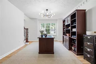 1075 Hidden Pond Ln, Roswell, GA 30075 - Photo 6