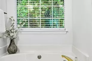 1075 Hidden Pond Ln, Roswell, GA 30075 - Photo 32