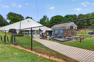 800 Lake Summit Dr, Atlanta, GA 30342 - Photo 82
