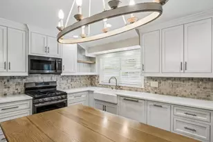 553 S Hill St, Buford, GA 30518 - Photo 18