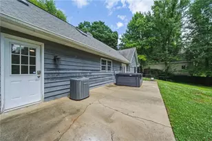 555 Saddle Creek Cir, Roswell, GA 30076 - Photo 38