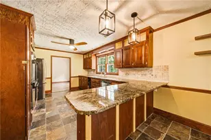 555 Saddle Creek Cir, Roswell, GA 30076 - Photo 16