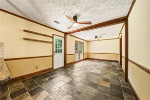 555 Saddle Creek Cir, Roswell, GA 30076 - Photo 18