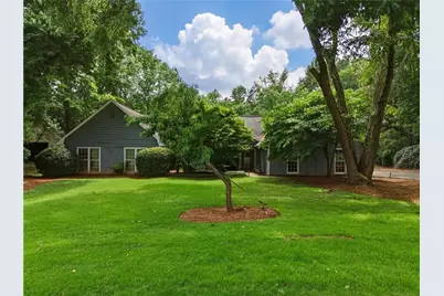 555 Saddle Creek Circle, Roswell, GA 30076 - Photo 1
