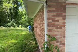 1627 Hasty Pl NW, Atlanta, GA 30318 - Photo 2
