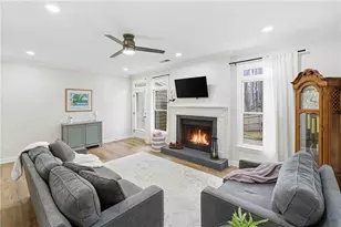 137 Weatherburne Dr, Roswell, GA 30076 - Photo 16