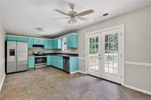 901 Timbervale Ln, Lithonia, GA 30058 - Photo 16