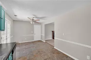 901 Timbervale Ln, Lithonia, GA 30058 - Photo 20