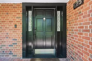 425 Jefferson Cir NE, Sandy Springs, GA 30328 - Photo 2
