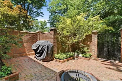 425 Jefferson Circle NE, Sandy Springs, GA 30328 - Photo 28