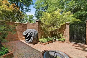 425 Jefferson Cir NE, Sandy Springs, GA 30328 - Photo 28