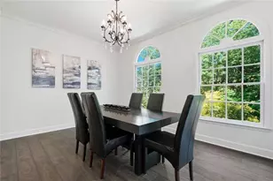 425 Jefferson Cir NE, Sandy Springs, GA 30328 - Photo 12