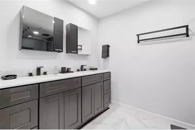 425 Jefferson Circle NE, Sandy Springs, GA 30328 - Photo 16