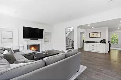 425 Jefferson Circle NE, Sandy Springs, GA 30328 - Photo 8