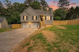 212 Kiowa Ct SE, Acworth, GA 30102 - Photo 2