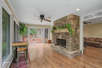 2928 Tall Pines Way NE, Atlanta, GA 30345 - Photo 2