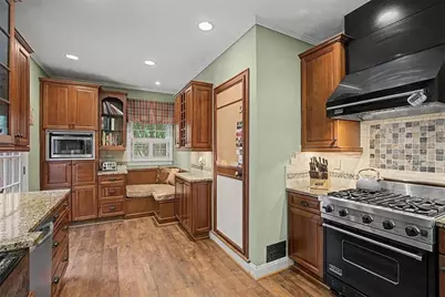 2928 Tall Pines Way NE, Atlanta, GA 30345 - Photo 6