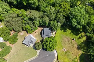 305 Penfield Cir, Sugar Hill, GA 30518 - Photo 2