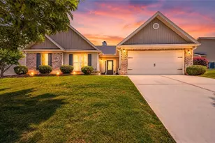 558 River Mist Cir, Jefferson, GA 30549 - Photo 1