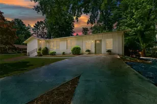 2801 SE Sagamore Hill Dr SE, Marietta, GA 30067 - Photo 4
