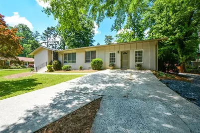 2801 SE Sagamore Hill Drive SE, Marietta, GA 30067 - Photo 1
