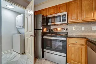 795 Hammond Dr, Atlanta, GA 30328 - Photo 8