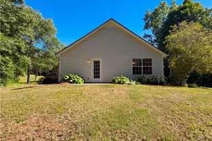 202 Bluff Ct, Jackson, GA 30233 - Photo 14