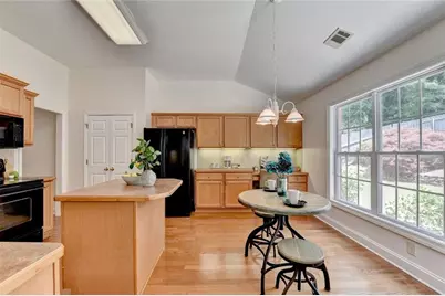 1870 Hickory Station Circle, Snellville, GA 30078 - Photo 10