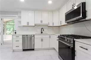 3320 Devaughn Dr NE, Marietta, GA 30066 - Photo 4