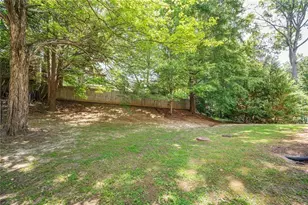 2199 Collins Dr NW, Atlanta, GA 30318 - Photo 10