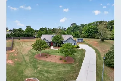 1017 Anne Marie Court, Jefferson, GA 30549 - Photo 2