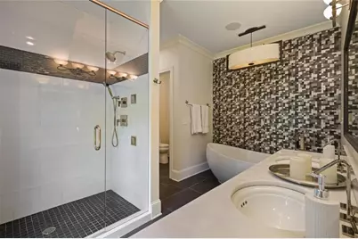 132 NW Underwood Drive NW, Sandy Springs, GA 30328 - Photo 4