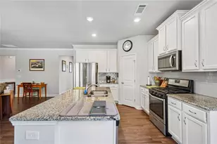 4601 Sweetwater Dr, Gainesville, GA 30504 - Photo 8