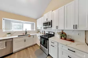888 Halston Ct, Marietta, GA 30062 - Photo 16