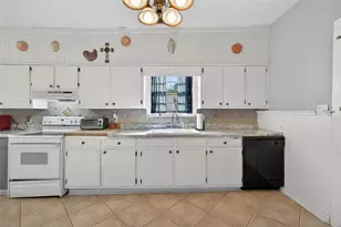 178 Hamilton Ave, Winder, GA 30680 - Photo 16