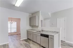 964 Tree Creek Blvd, Lawrenceville, GA 30043 - Photo 10