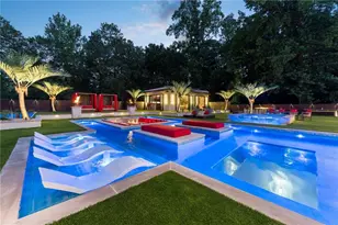 1386 Moores Mill Rd NW, Atlanta, GA 30327 - Photo 4