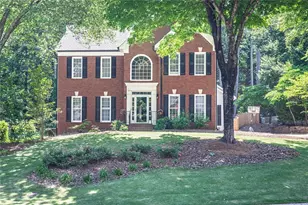 2562 Forest Meadow Ln, Lawrenceville, GA 30043 - Photo 6