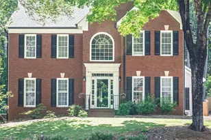 2562 Forest Meadow Ln, Lawrenceville, GA 30043 - Photo 6
