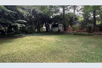 4056 White Oak Lane SW, Lilburn, GA 30047 - Photo 8