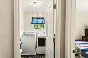 1526 Hickory Dr SW, Lilburn, GA 30047 - Photo 24