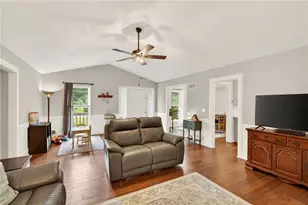 1526 Hickory Dr SW, Lilburn, GA 30047 - Photo 10