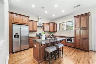 6075 City Walk Ln, Atlanta, GA 30328 - Photo 6