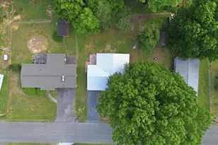911 Bomar St, La Fayette, GA 30728 - Photo 32